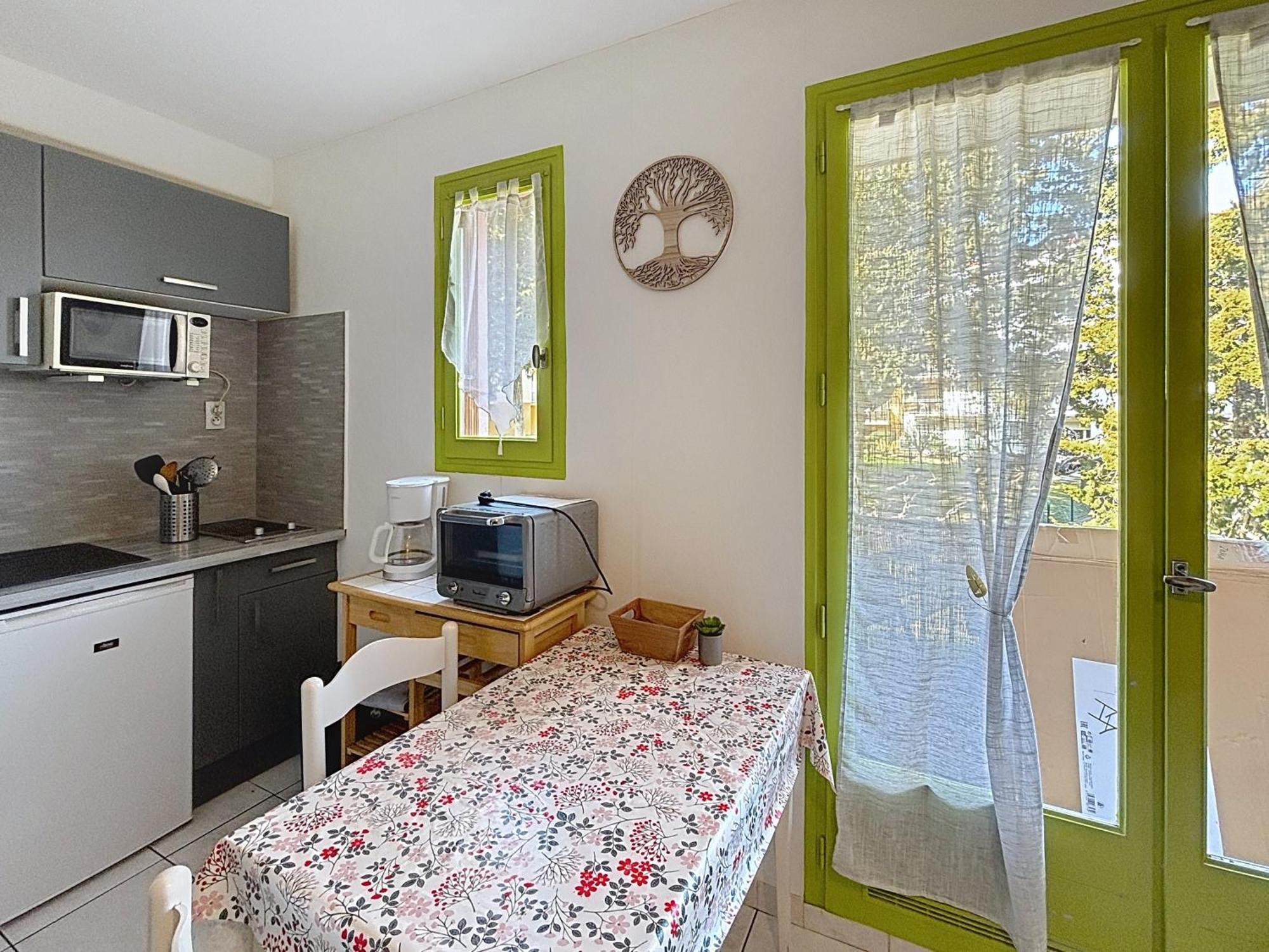Dans Station Thermale, Dans Avec Ascenseur Apartment *